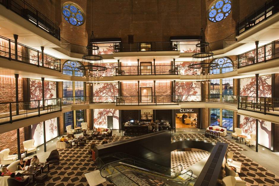 元刑務所がホテルに変身。負の歴史をもつ建物を美しくリノベーションした「The Liberty Hotel」