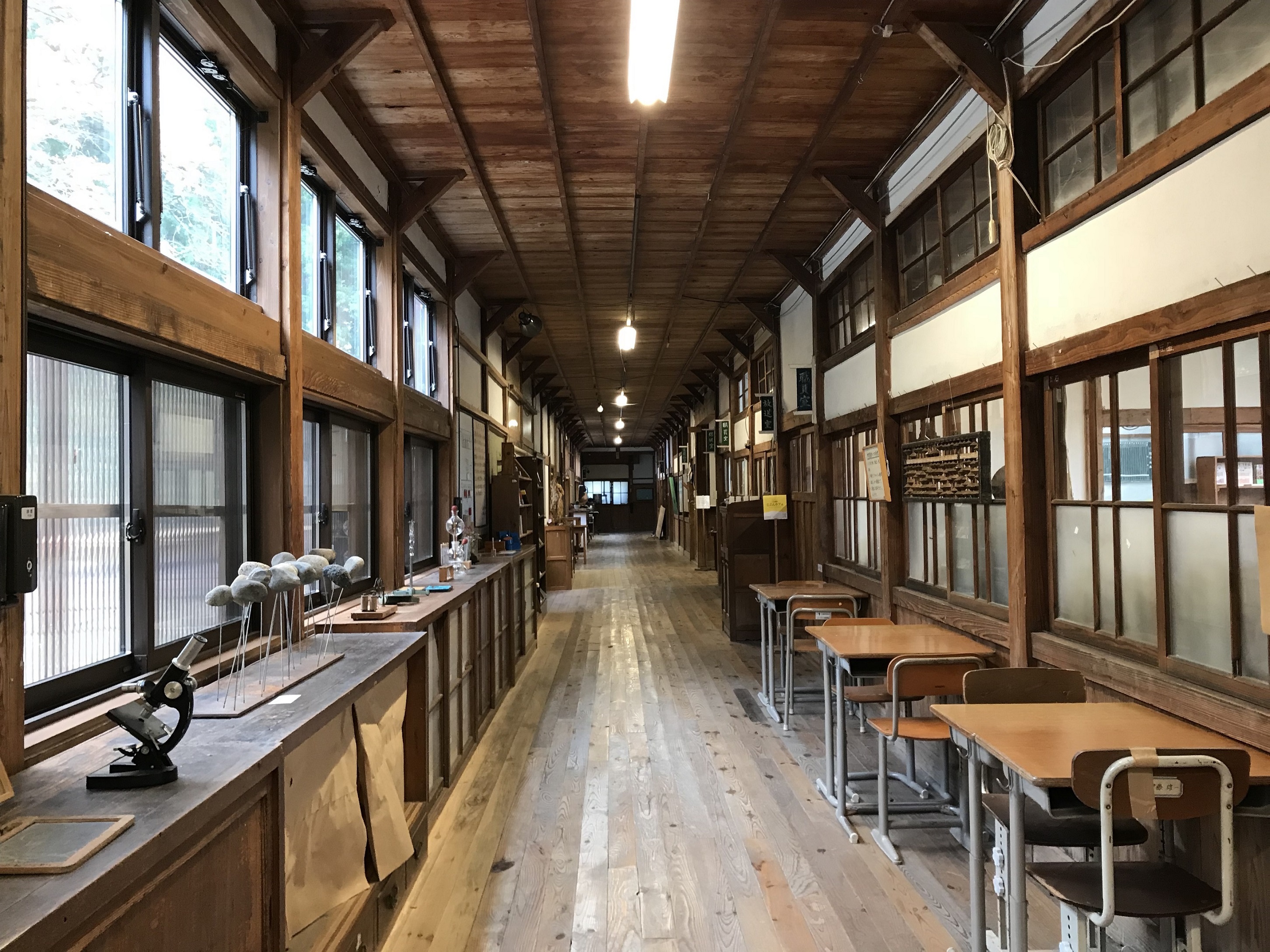 廃校をリノベーションした「西会津国際芸術村」