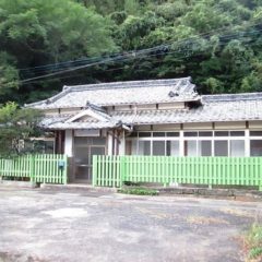 目の前は海、裏は山!環境抜群の平屋住宅